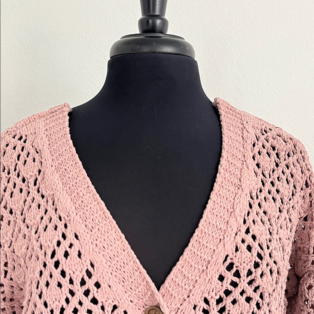 Nicole Miller Pink Cropped Cardigan with Open-Knit Design - Picture 3 of 14